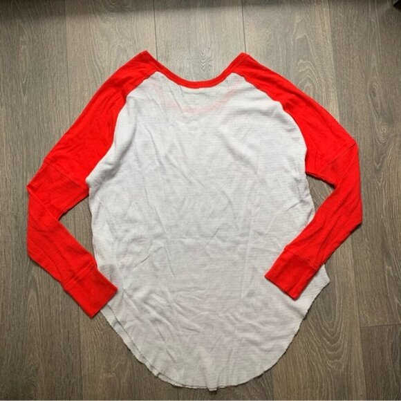 Aritzia TNA Baseball Henley T-shirt Top Waffle knit 3/4 length sleeve Red Size S - Picture 10 of 16